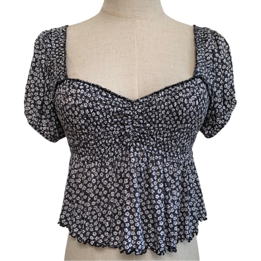 UO Urban Outfitters Angelo Smocked Bodice Top Ditzy Floral Black & White Size S - Picture 5 of 17